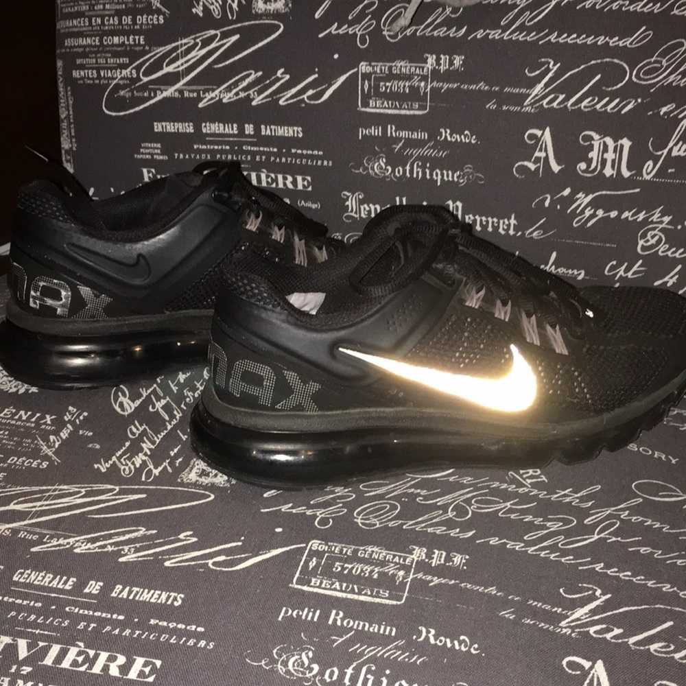 Nike Air Max Sneakers View 4